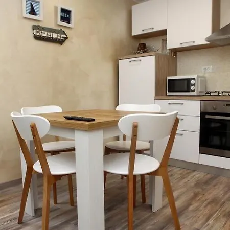 Modern By Sea * 乌马格